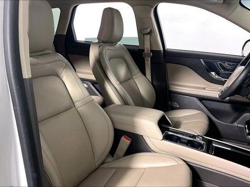 Used 2023 Lincoln Corsair Reserve FWD image 7