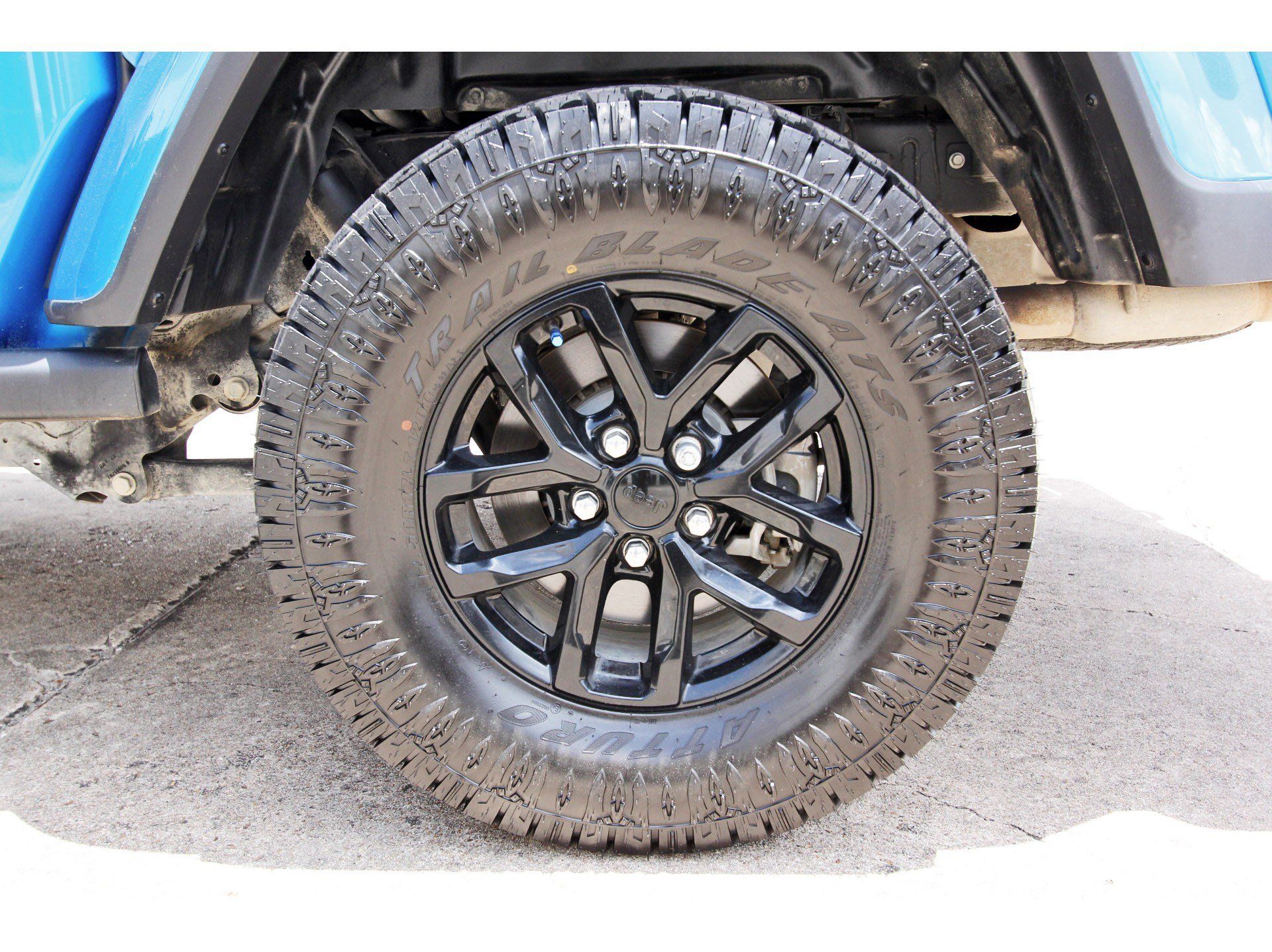 Used 2023 Jeep Gladiator Sport AWD/4WD image 31