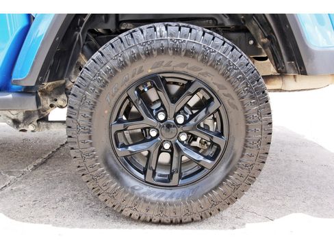 Used 2023 Jeep Gladiator Sport AWD/4WD image 31