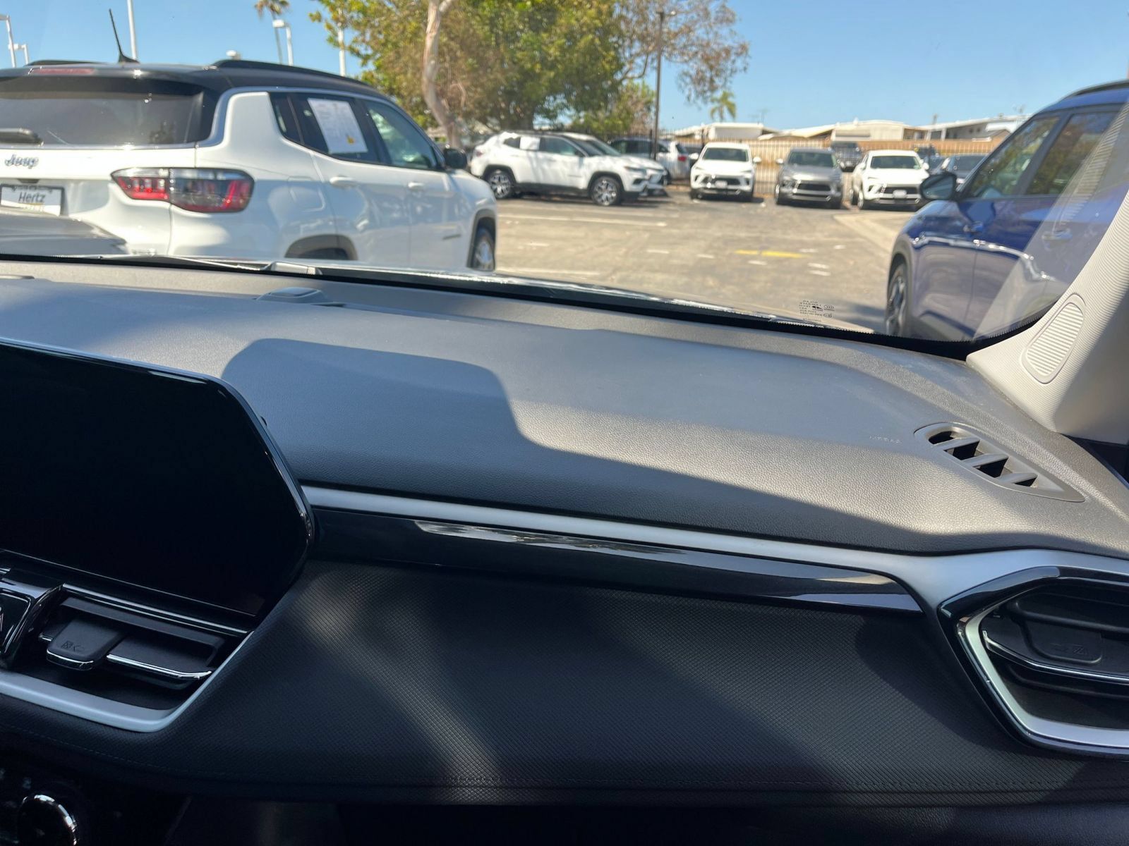Used 2025 Chevrolet TrailBlazer LT FWD image 34