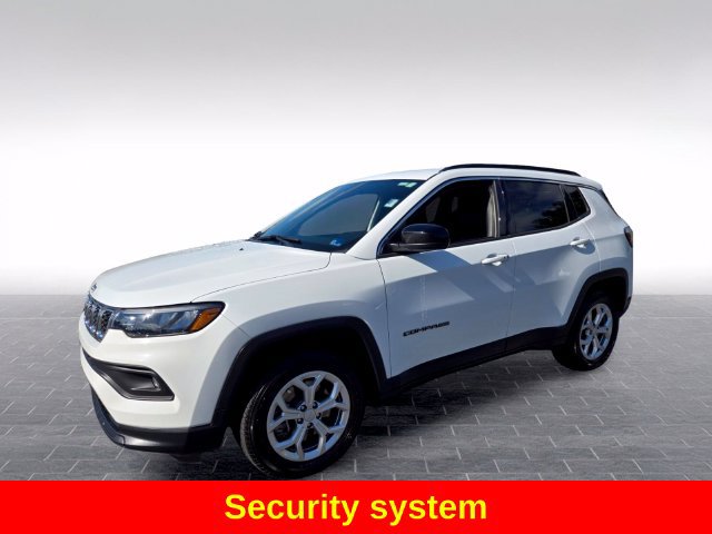 Used 2024 Jeep Compass Latitude AWD/4WD image 4