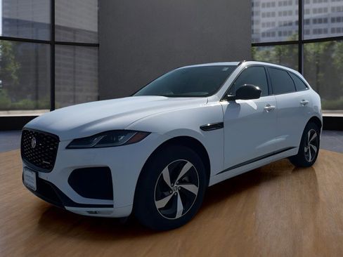 Used 2025 Jaguar F-PACE R-Dynamic S image 4