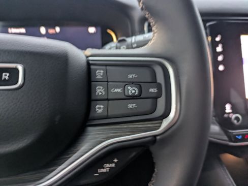 Used 2024 Jeep Wagoneer Series II image 14