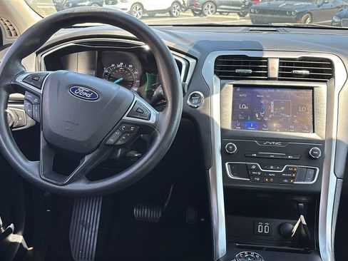 Used 2020 Ford Fusion SE FWD image 7