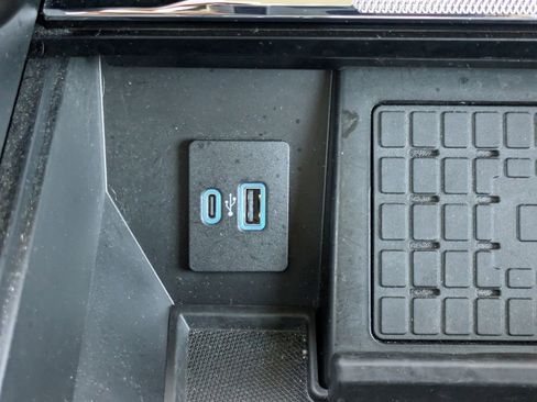 Used 2023 Ford F150 Lariat w/ Equipment Group 502A High image 32