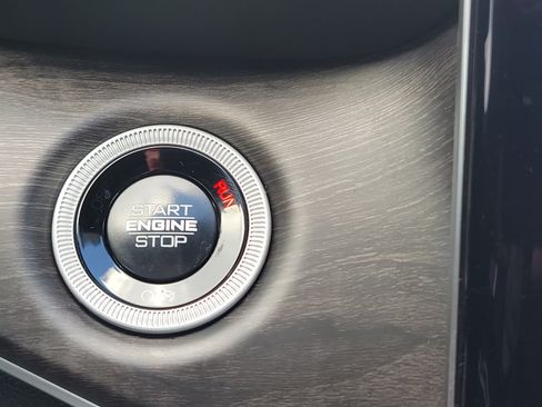 Used 2025 Jeep Grand Cherokee Limited RWD image 33
