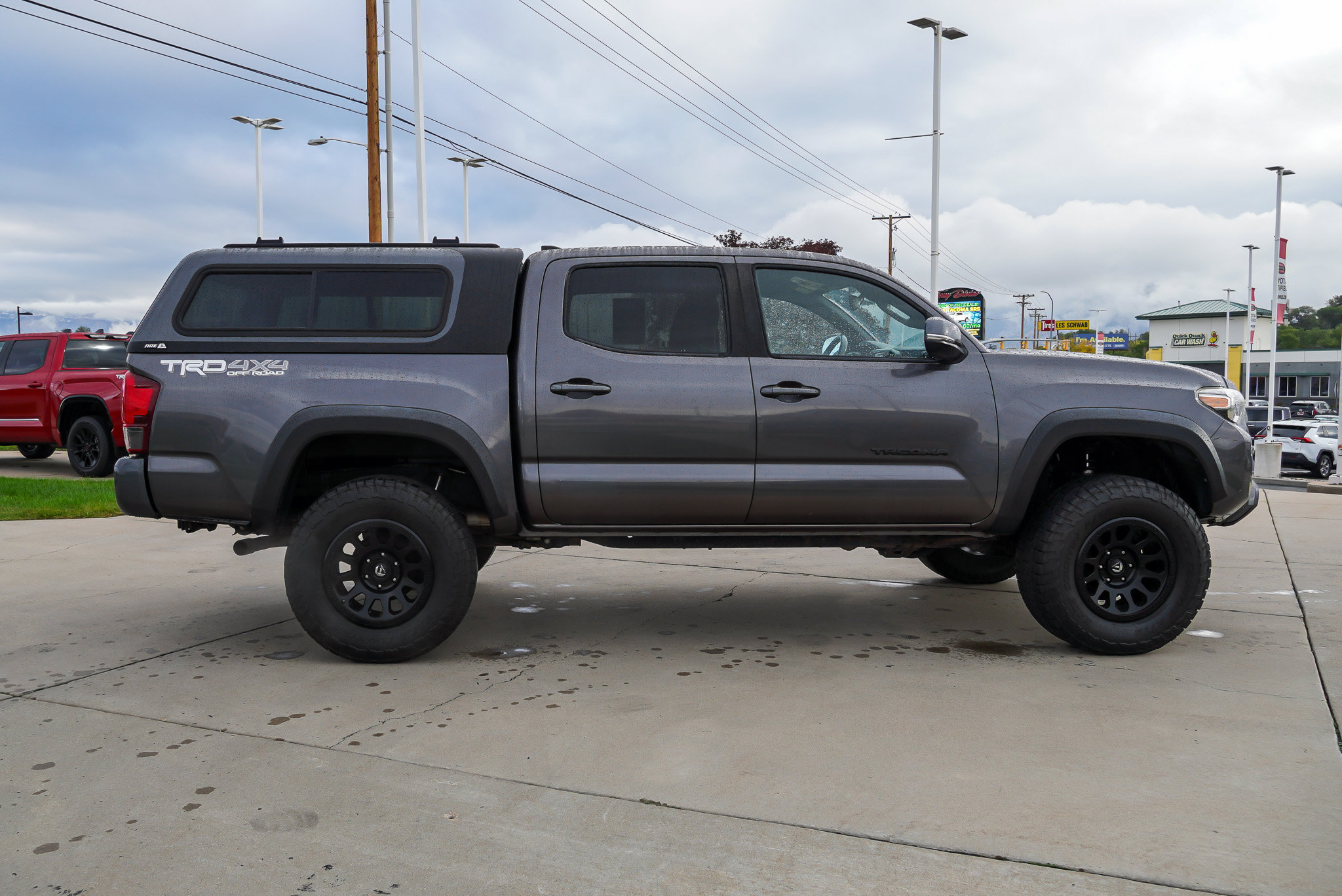 Certified 2019 Toyota Tacoma TRD Off-Road AWD/4WD image 9