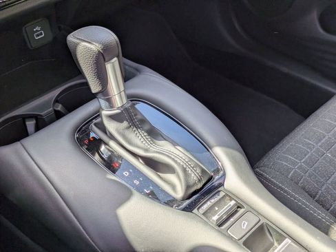 Used 2025 Honda HR-V LX image 23