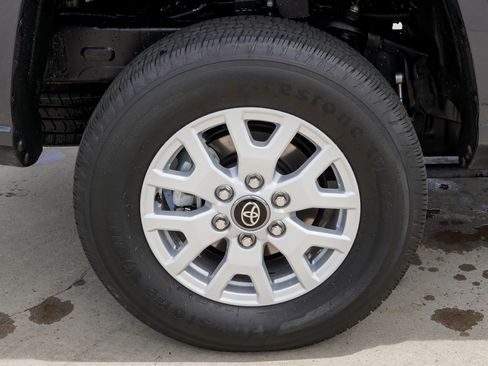 Certified 2025 Toyota Tacoma SR5 AWD/4WD image 11