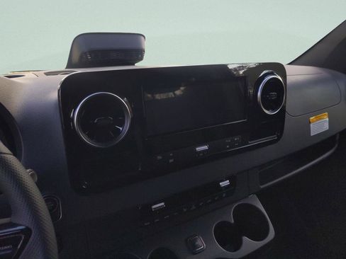 New 2025 Mercedes-Benz Sprinter 2500 image 5