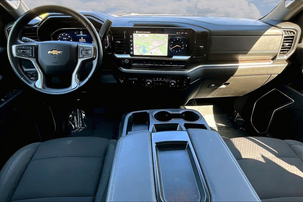 Used 2025 Chevrolet Silverado 2500 LT w/ Convenience Package AWD/4WD image 10