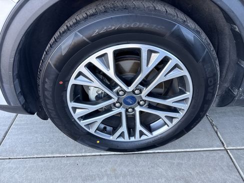 Used 2020 Ford Escape SEL image 8