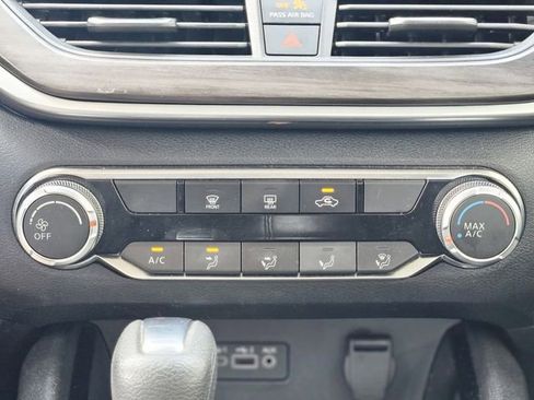 Used 2024 Nissan Altima 2.5 SV FWD image 22