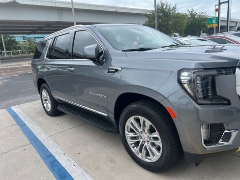 Used 2022 GMC Yukon SLT w/ SLT Luxury Package RWD image 2