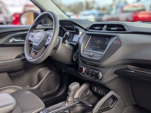 Used 2023 Chevrolet TrailBlazer LT image 40