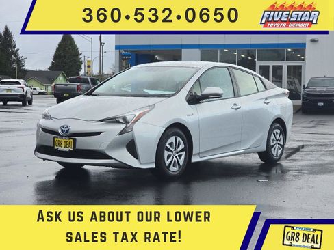 Used 2016 Toyota Prius Four image 1