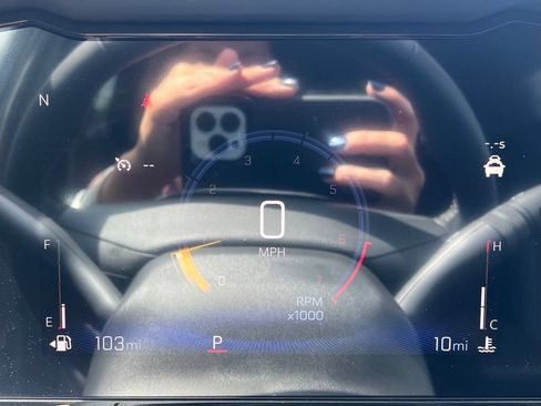 New 2026 Chevrolet Trax LT w/ LT Convenience Package FWD image 12