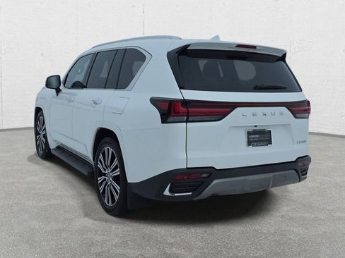 Certified 2022 Lexus LX 600 4WD w/ Luxury Package image 7