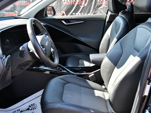 Used 2023 Kia Niro Wind FWD image 18