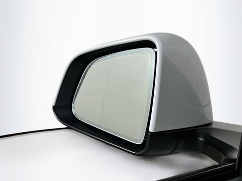 Used 2023 Tesla Model Y Performance image 16