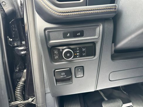 Used 2023 Ford Expedition Platinum AWD/4WD image 15