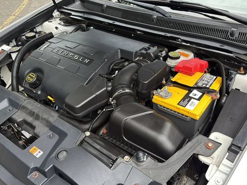 Used 2014 Lincoln MKS AWD w/ Equipment Group 101A image 46