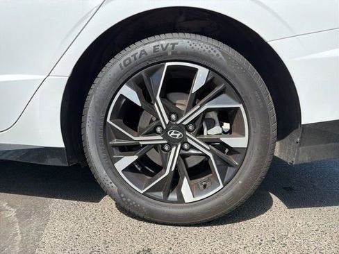 Certified 2025 Hyundai Sonata SEL image 31