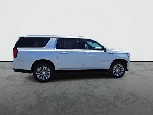 Used 2024 GMC Yukon XL Denali AWD/4WD image 9