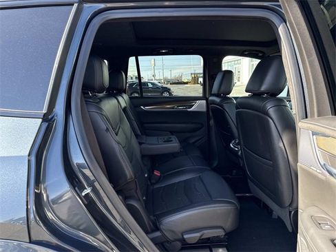 Used 2021 Cadillac XT6 Sport w/ Platinum Package image 16