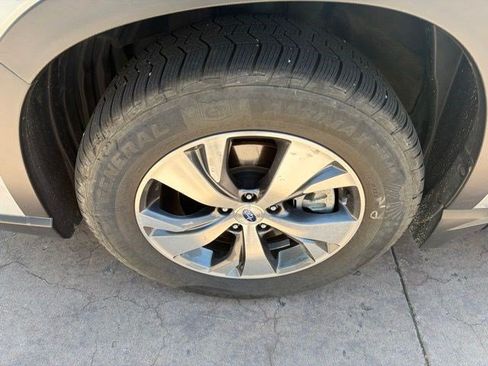 Used 2020 Subaru Ascent Premium w/ Convenience Package AWD/4WD image 11