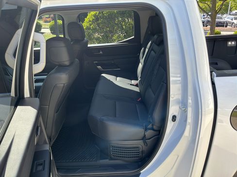 Used 2024 Toyota Tundra Limited AWD/4WD image 31