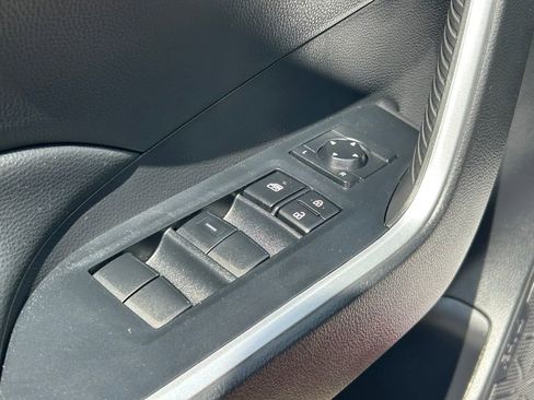 Used 2022 Toyota RAV4 LE FWD image 22