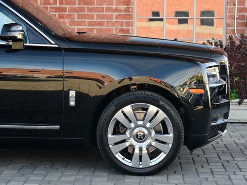 Used 2019 Rolls-Royce Cullinan image 9