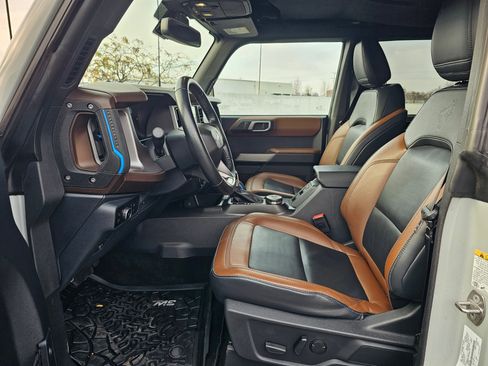 Used 2023 Ford Bronco Outer Banks image 11