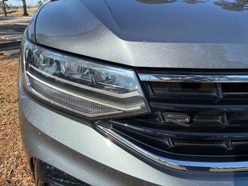 Used 2023 Volkswagen Tiguan SE R-Line image 9