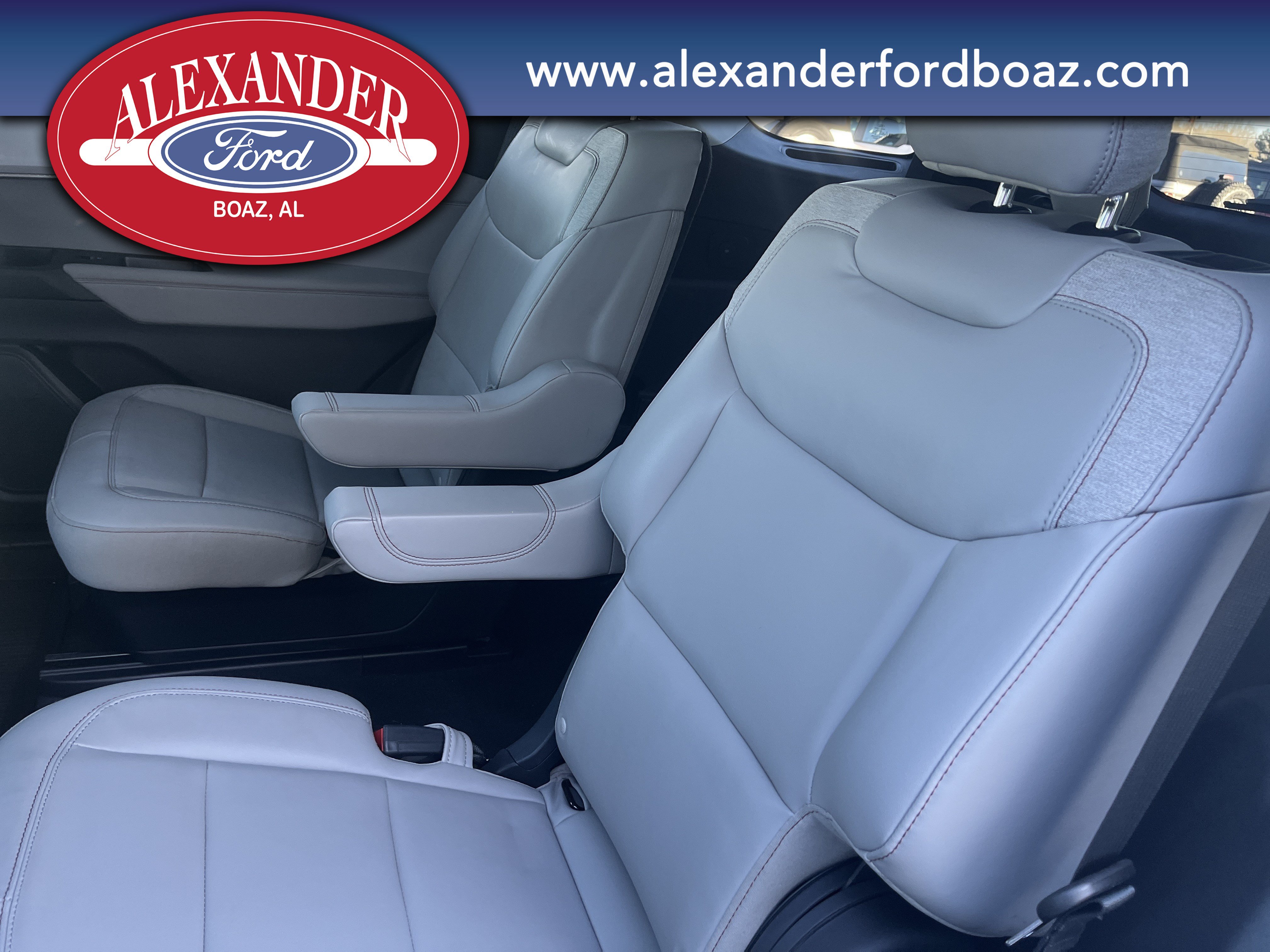 Used 2025 Ford Explorer Active w/ Active Comfort Package AWD/4WD image 13