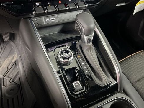 Certified 2024 GMC Canyon AT4 image 15