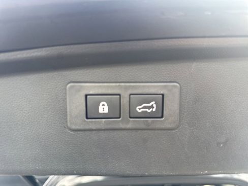 Certified 2025 Subaru Outback Premium image 20