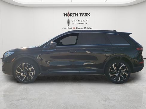 New 2026 Lincoln Corsair Reserve FWD image 6