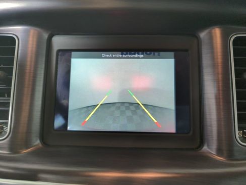 Used 2018 Dodge Charger SXT image 15