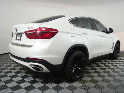 Used 2019 BMW X6 sDrive35i w/ Executive Package RWD image 3