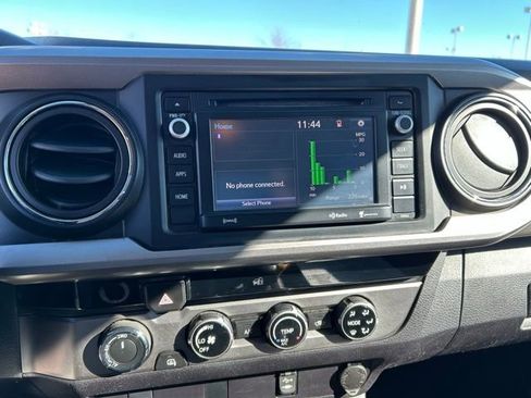 Used 2017 Toyota Tacoma SR5 image 17