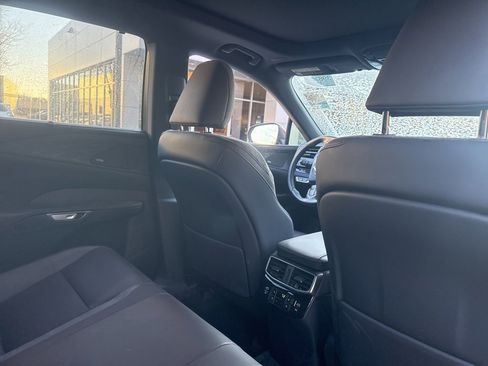 Used 2025 Lexus RX 450h AWD w/ Luxury Package image 9