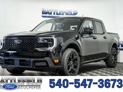 New 2025 Ford Maverick Lariat w/ Black Appearance Package image 3