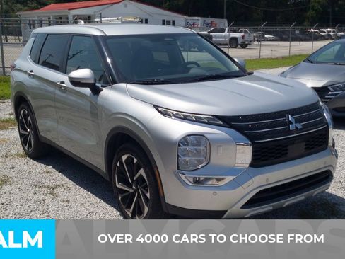 Used 2024 Mitsubishi Outlander SE AWD/4WD image 2