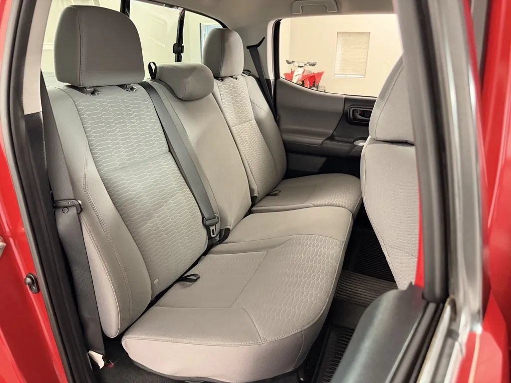 Used 2016 Toyota Tacoma SR5 w/ SR5 Appearance Package (SN) AWD/4WD image 29