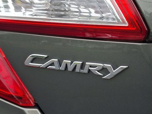 Used 2013 Toyota Camry LE FWD image 30