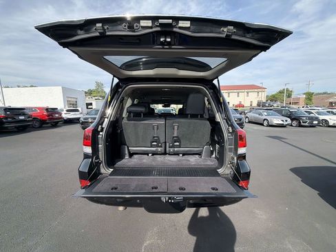 Used 2016 Toyota Land Cruiser AWD/4WD image 31