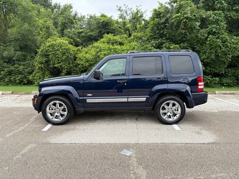 Used 2012 Jeep Liberty Sport AWD/4WD image 2