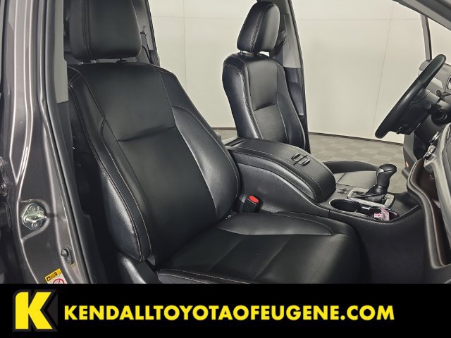 Used 2019 Toyota Highlander XLE AWD/4WD image 30